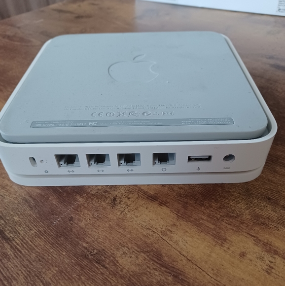 Apple A1408 Airport Extreme Base Station - Picture 6 of 6